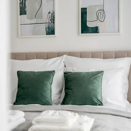 Chloe'S Luxury Apartment & Ev Charger & Free Private Parking Budapest Exterior photo