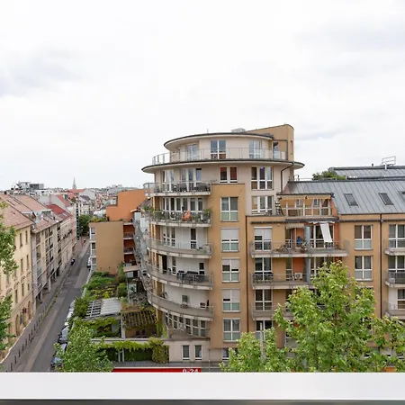 Chloe'S Luxury Apartment & Ev Charger & Free Private Parking Budapest Exterior photo