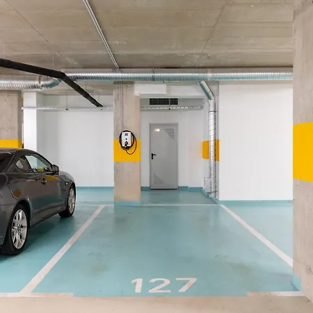 Chloe'S Luxury Apartment & Ev Charger & Free Private Parking Budapest Exterior photo