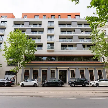 Chloe'S Luxury Apartment & Ev Charger & Free Private Parking Budapest Exterior photo