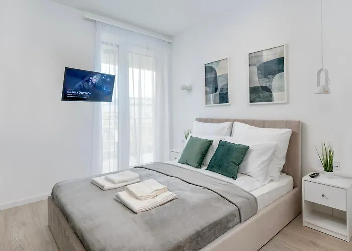 Chloe\'S Luxury Apartment & Ev Charger & Free Private Parking